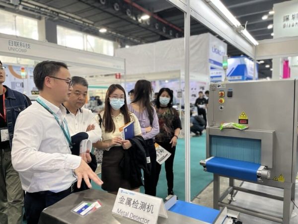 operate x ray in exhibition